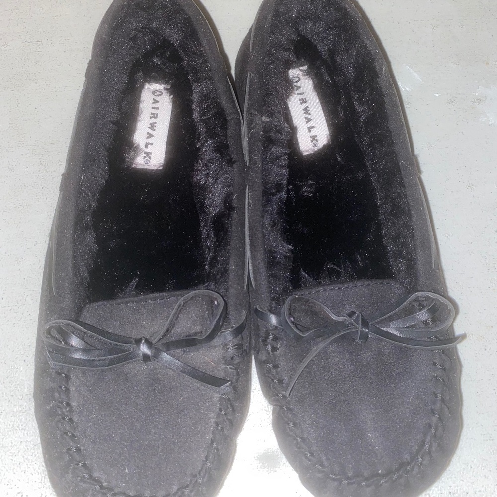 Airwalk moccasin shoes